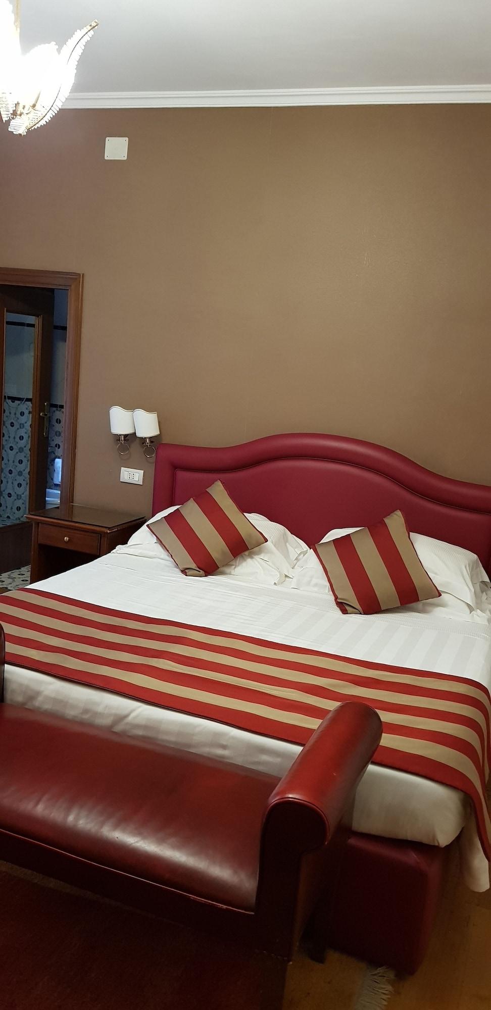 Hotel Piazza Di Spagna Рим Екстериор снимка