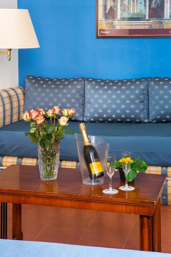 Hotel Piazza Di Spagna Рим Екстериор снимка