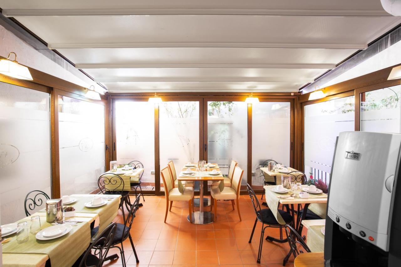 Hotel Piazza Di Spagna Рим Екстериор снимка